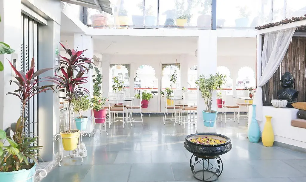Hotel Udai Niwas By The Lake Udaipur 3*,  India