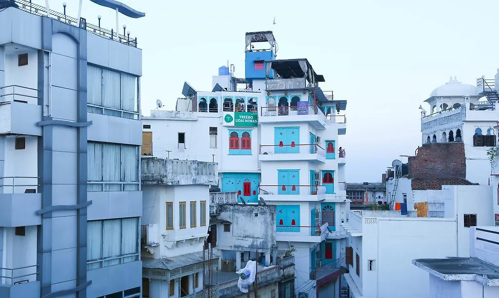Hotel Udai Niwas By The Lake Udaipur