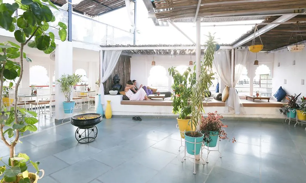 Hotel Udai Niwas By The Lake Udaipur